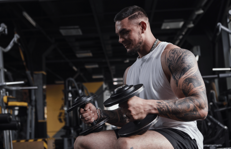 Bodybuilder focusing on recovery efficiency during an intensive muscle growth phase